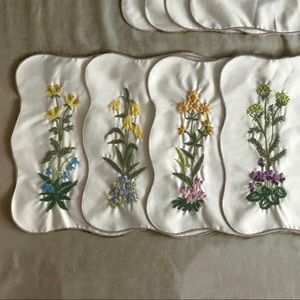 Set Of 4 Retro Botanical Placemats With Napkins